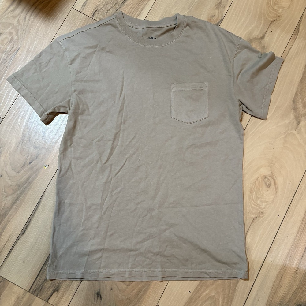 Goodfellow Men's T-Shirt Small Short Sleeve Relaxed Fit Pocket Tan NWTs